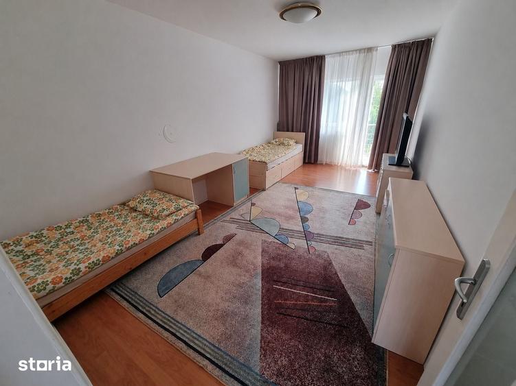 Casă cu 5 camere cu Teren 1000 Mp în Cristian