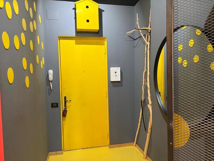 Apartament cu 2 camere semidecomandat, mobilat în 1 Mai