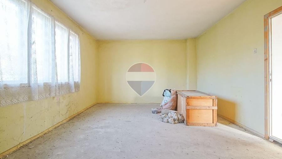 Duplex cu 4 camere cu Teren 1171 Mp în Sânpetru