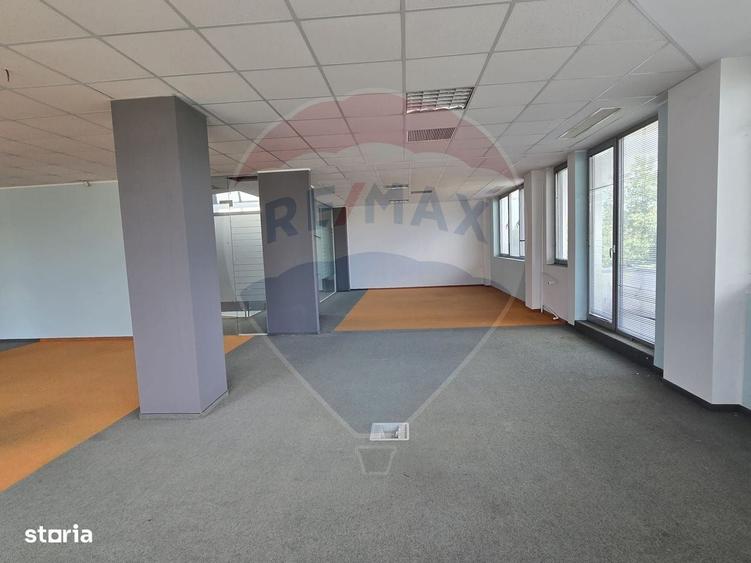 Spațiu comercial, de 1,300 mp, în Sud