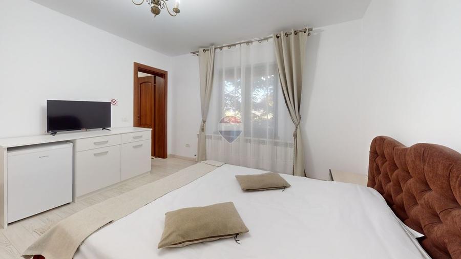 Casă individuală cu 9 camere cu Piscina în Bran