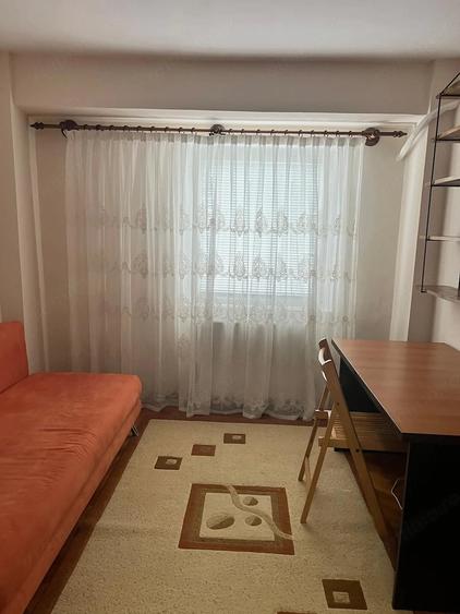 Apartament cu 3 camere decomandat în Aradului