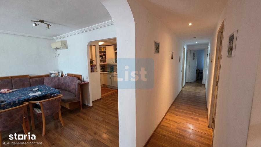 Casă cu 6 camere cu Teren 6377 Mp în Central