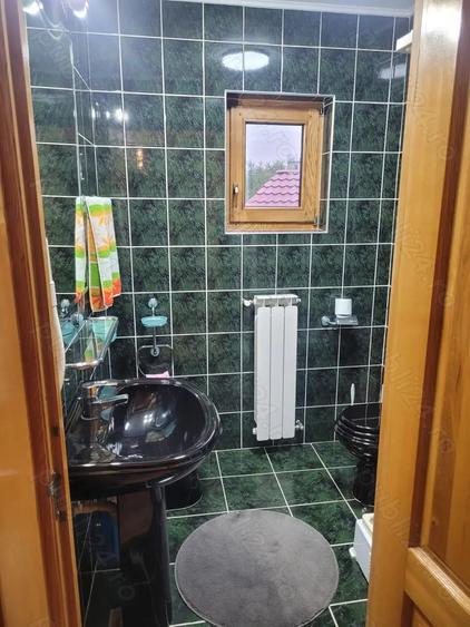 Casă cu 6 camere cu Teren 1300 Mp în Central