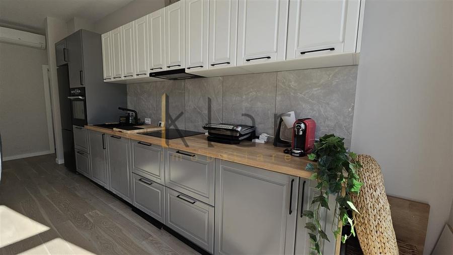 Apartament cu 3 camere semidecomandat, mobilat în Calea Turzii