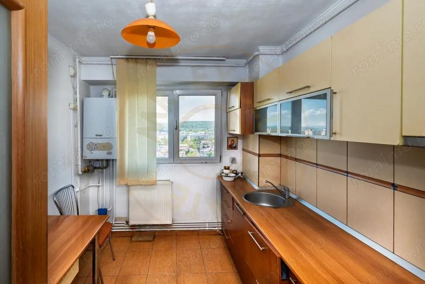 Apartament cu 3 camere decomandat, mobilat în Ultracentral