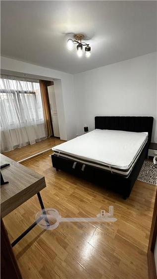 Apartament cu 2 camere semidecomandat, mobilat în Podu Roș
