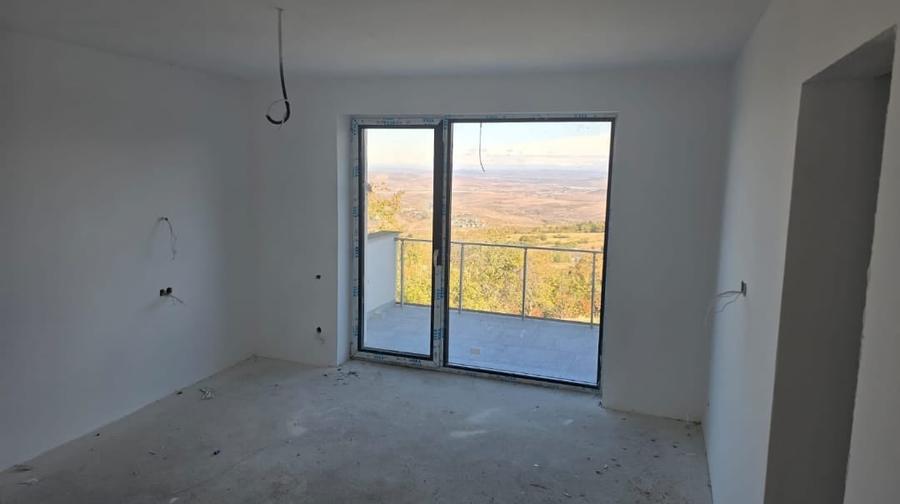 Casă individuală cu 5 camere cu Teren 500 Mp în Feleacu