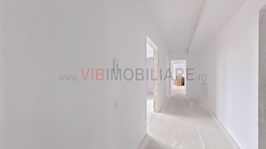 Apartament cu 4 camere decomandat în Berceni