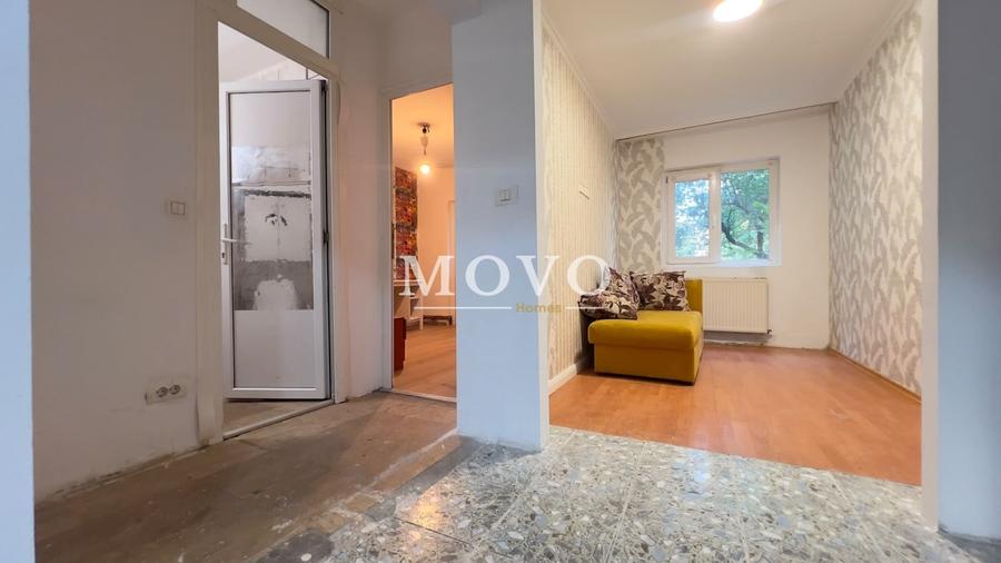 Apartament cu 3 camere decomandat, mobilat în Lipovei
