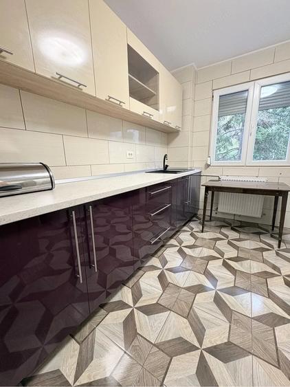 Apartament cu 4 camere semidecomandat în Circumvalațiunii