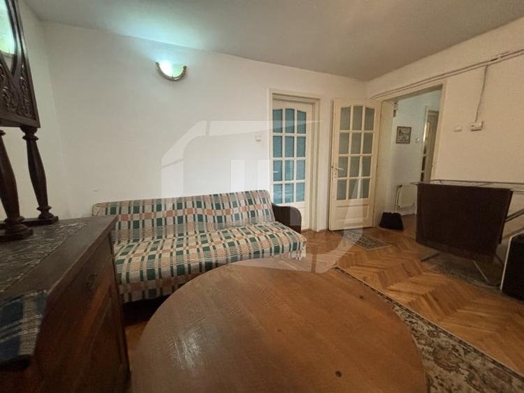 Apartament cu 4 camere semidecomandat, mobilat în Gruia