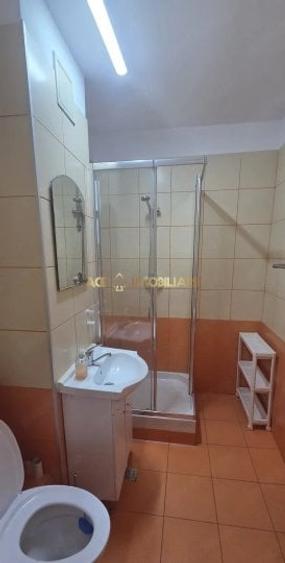 Apartament cu 3 camere decomandat, mobilat în Giurgiului