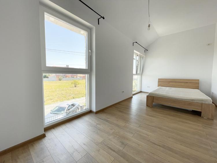 Duplex cu 4 camere cu Canalizare în Moșnița Nouă