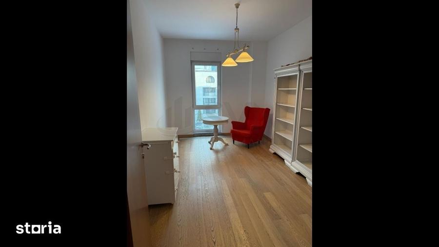 Apartament cu 4 camere în Aviatorilor