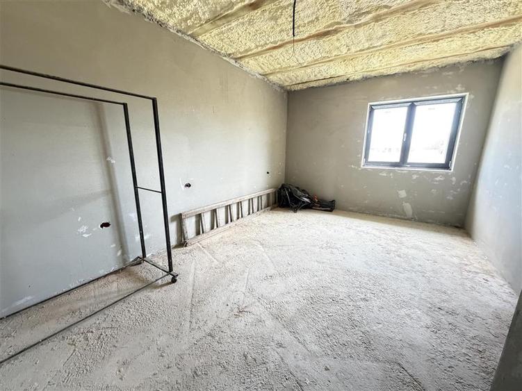 Casă individuală cu 4 camere cu Teren 800 Mp în Oșorhei