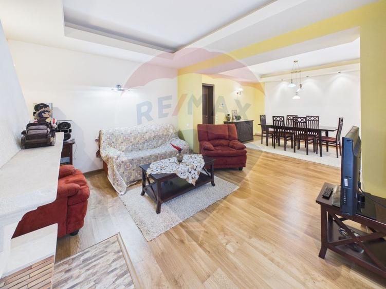 Casă individuală cu 6 camere cu Teren 400.7200012207 Mp în Cioplea