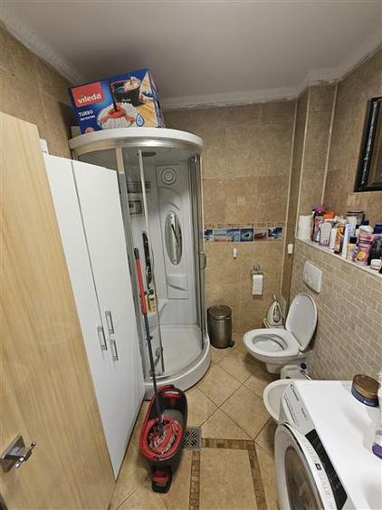 Casă cu 5 camere cu Piscina în Aroneanu