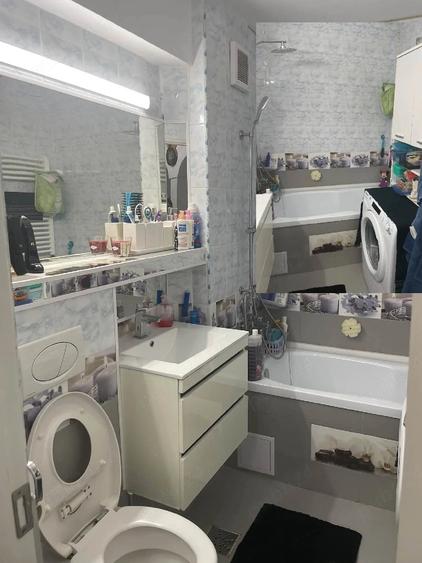 Apartament cu 4 camere decomandat în Central
