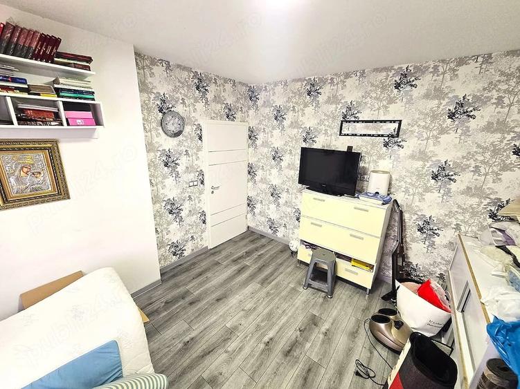 Casă cu 5 camere cu Teren 544 Mp în Careiului