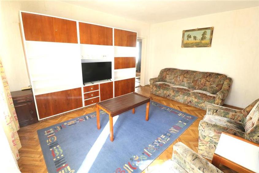 Apartament cu 3 camere semidecomandat în Ultracentral