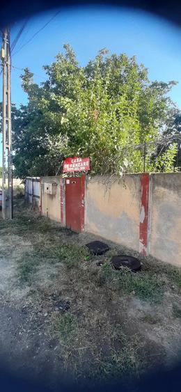 Casă cu Teren 1065 Mp în Domnești