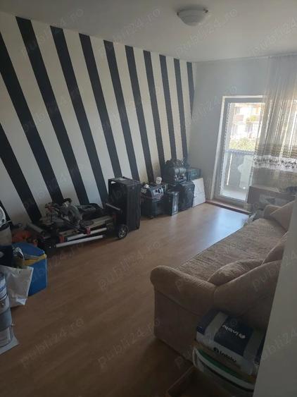 Apartament cu 4 camere decomandat în Halmeu