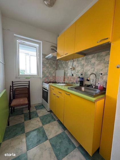Apartament cu 2 camere decomandat în Baba Novac