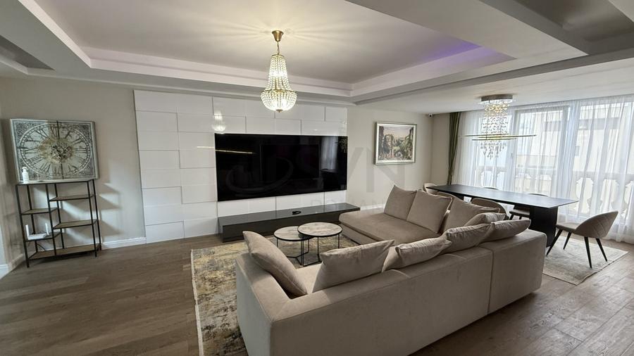 Apartament cu 5 camere decomandat, mobilat în Herăstrău