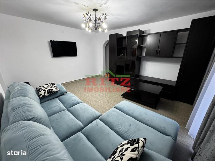 Apartament cu 3 camere semidecomandat în Ultracentral