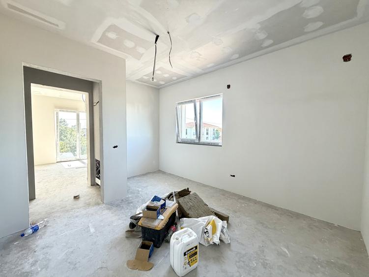 Duplex cu 5 camere cu Canalizare în Dumbrăvița