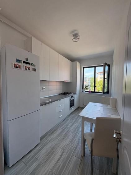 Apartament cu 2 camere decomandat în Roșu