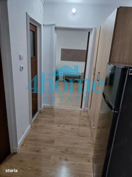 Garsonieră decomandată în Titan
