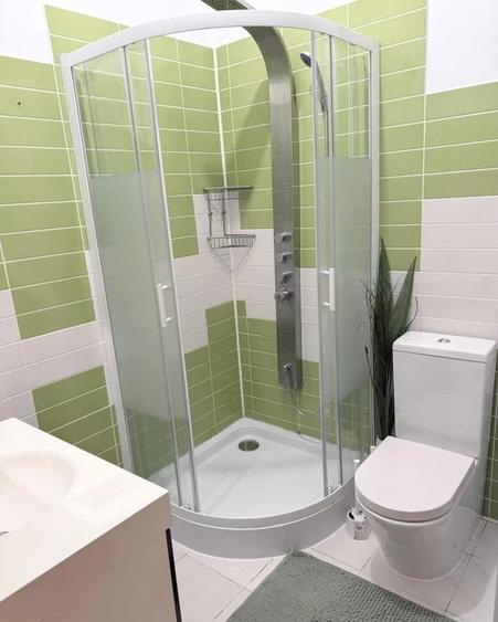 Apartament cu 3 camere semidecomandat, mobilat în Iancu Nicolae