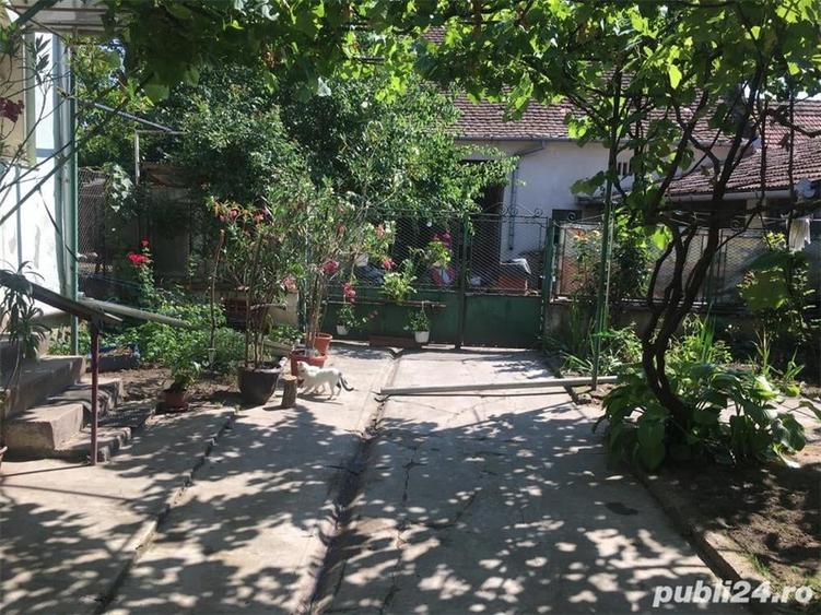 Casă cu 6 camere cu Teren 3444 Mp în Căstău