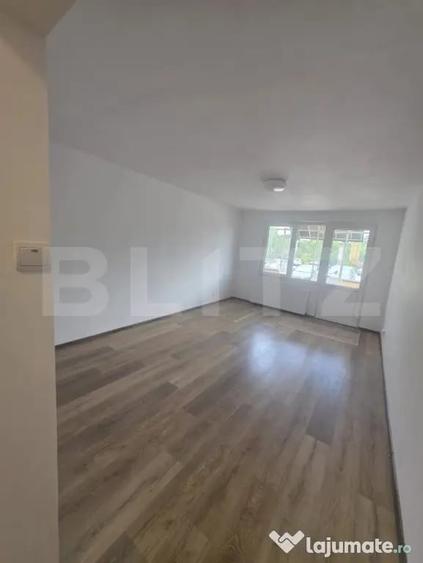 Apartament cu 3 camere decomandat în Craiter