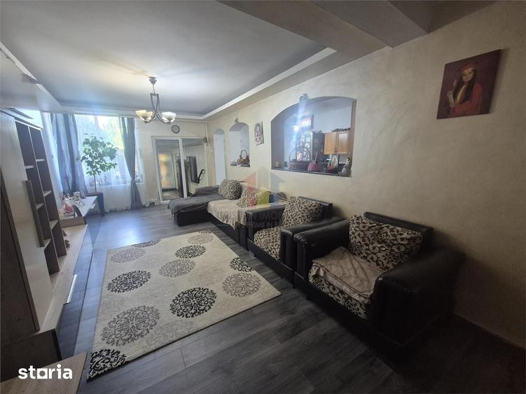 Casă cu 5 camere cu Teren 200 Mp în Școlilor