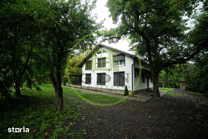 Casă cu 7 camere cu Teren 3515 Mp în Deda