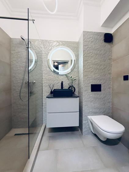Apartament cu 3 camere decomandat în Sisești