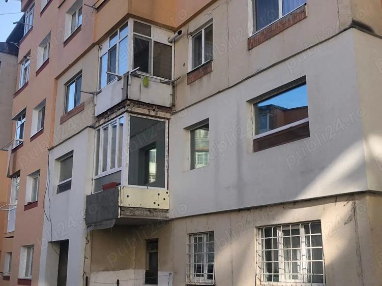 vand apartament 3 camere etaj 1 in campulung muscel - 1