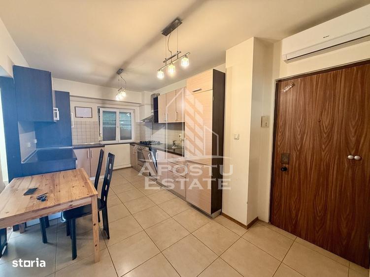 Apartament cu 3 camere decomandat în Dumbrăvița