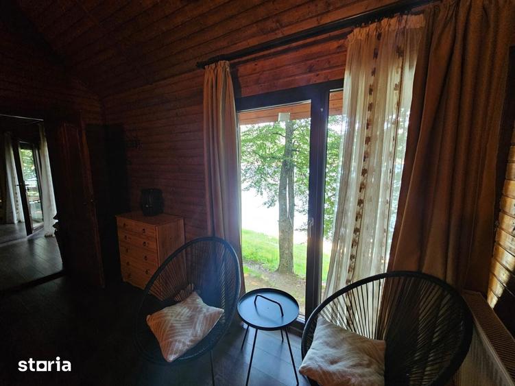 Casă cu 3 camere cu Teren 2500 Mp în Arefu