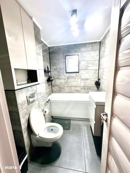 Apartament cu 3 camere decomandat în Poarta 6