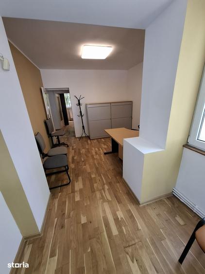 Apartament cu 4 camere în Central