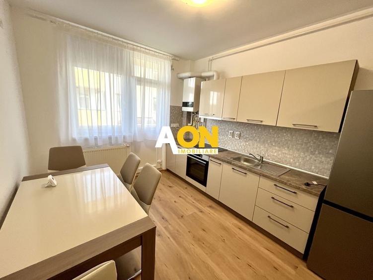 Apartament cu 2 camere decomandat, mobilat în Central