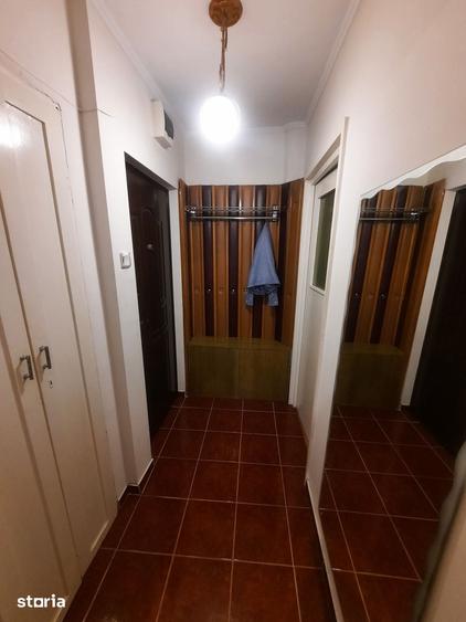 Apartament cu 3 camere decomandat în Burdea