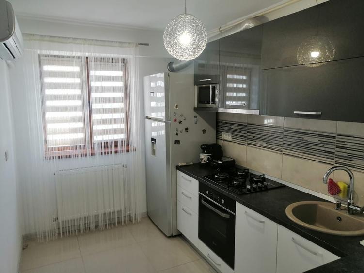 Apartament cu 3 camere decomandat în Tomis Nord