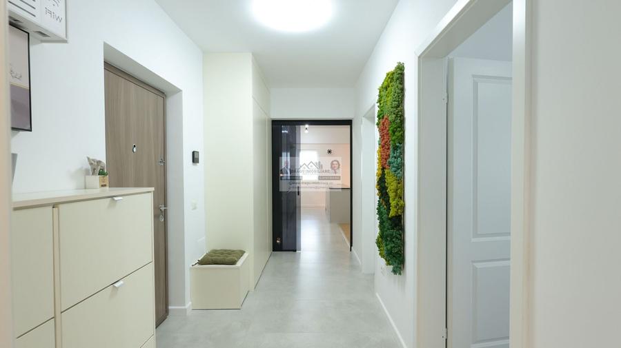 Apartament cu 3 camere decomandat, mobilat în Sud