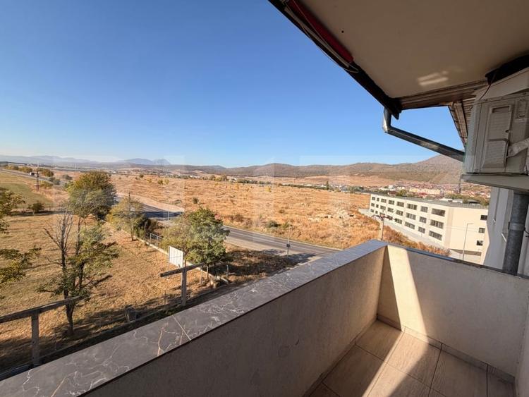 Apartament cu 3 camere decomandat, mobilat în Codlea