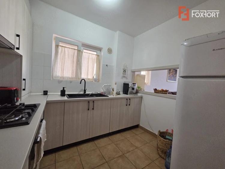 Apartament cu 2 camere decomandat în Subcetate